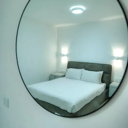 Stylish & Large 2 Bedroom With Internal Yard Dcut1-1 Sliema