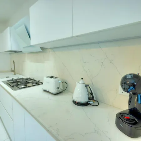 Stylish & Large 2 Bedroom With Internal Yard Dcut1-1 * Sliema